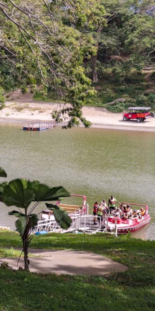 Street scenes in Sigatoka, FJ