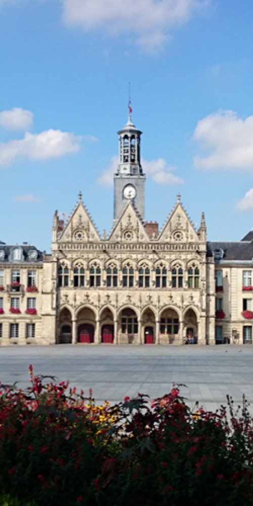 Street scene of Saint Quentin Les Marais