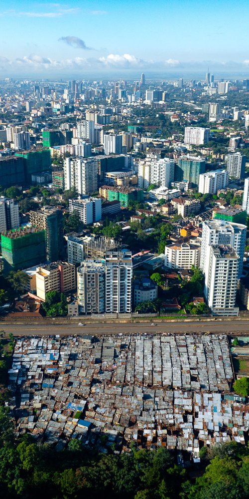 Matatu and street scene in Nairobi